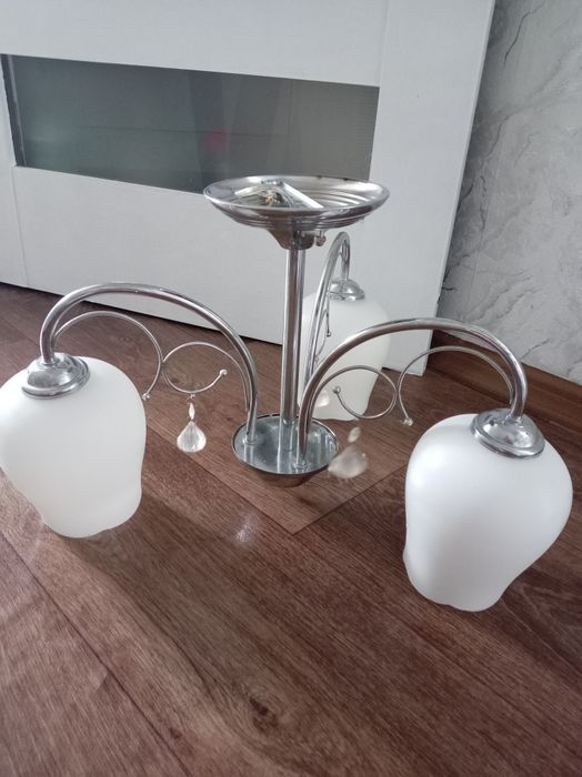 Люстра на 3 флакона б/у