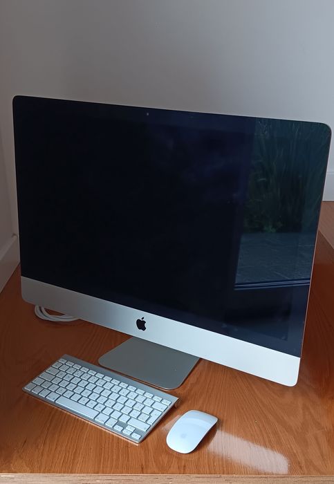 iMac 27'' i7 SSD 2TB, 32Gb Ram, Gráfica 4GB, teclado e rato apple