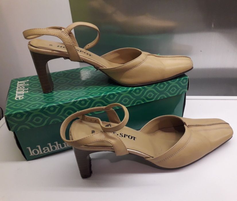 Buty skórzane nude
