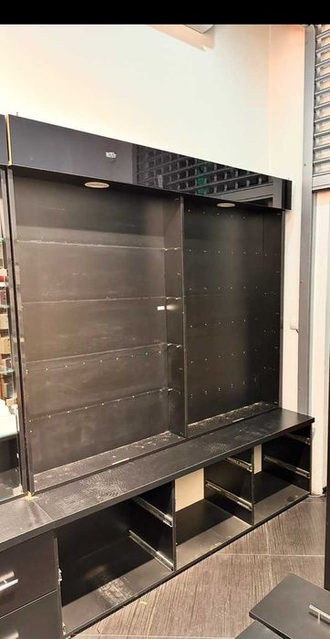 Полка під аксесуари для побільних телефонів та інше з диваном