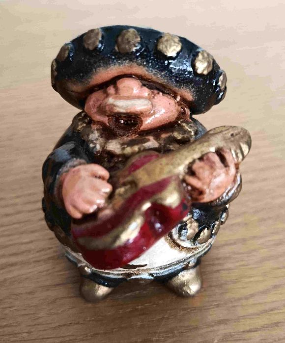 Estatueta de cerâmica mexicana (gordito mariachi)