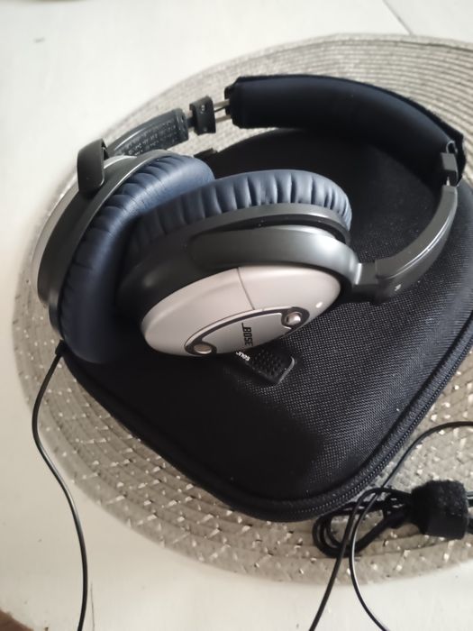 Znane super słuchawki BOSE QC2 QuietComfort2