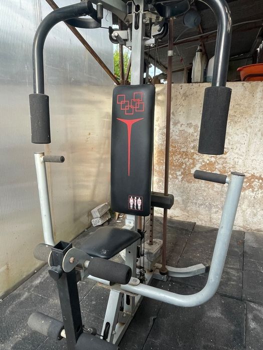 Máquina de musculação multifunções