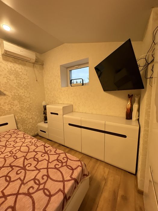 Свободный!Отдельностоящий двухэтажный дом!Свой двор!Есть генератор!