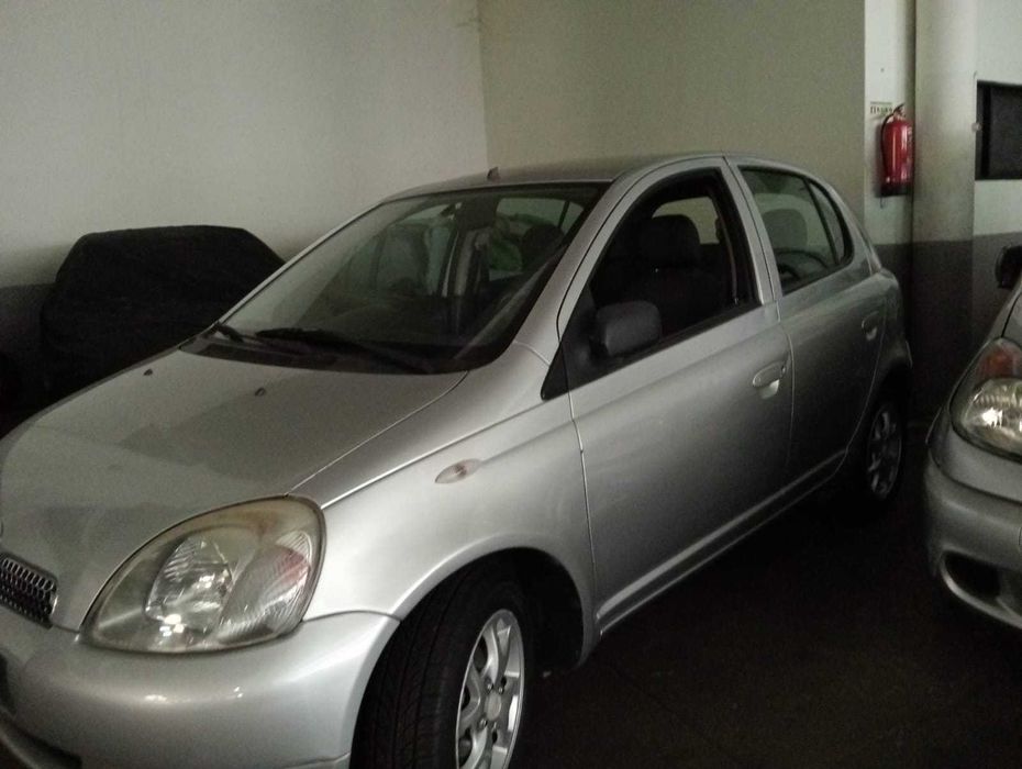 Toyota Yaris de 2000 com 80kms, todas as revisões e IPO feitas, (Porto)