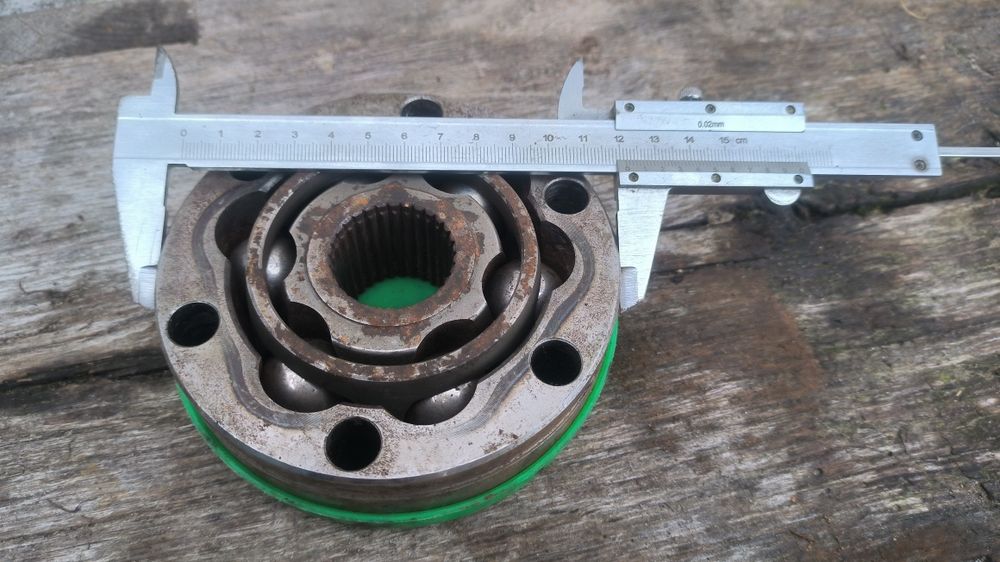 Поворотний шрус.