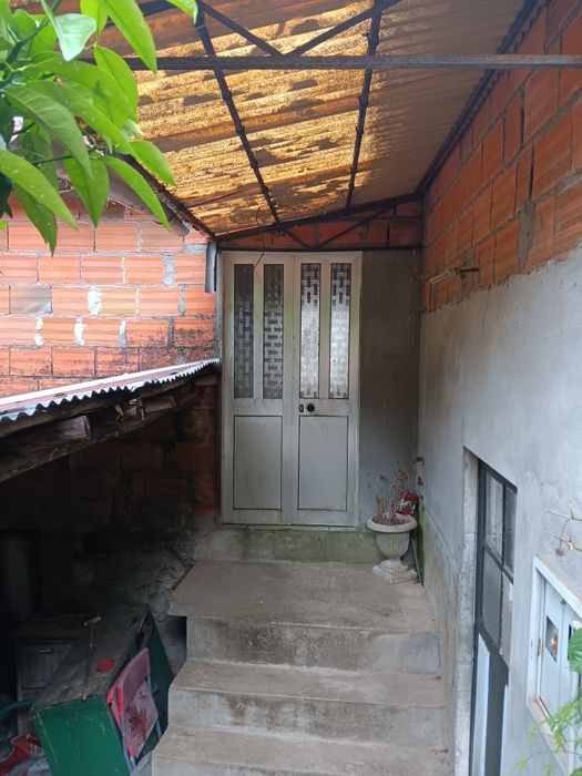 Moradia antiga para recuperação