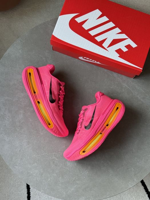 Nike Vomero Premium 'Hyper Pink'