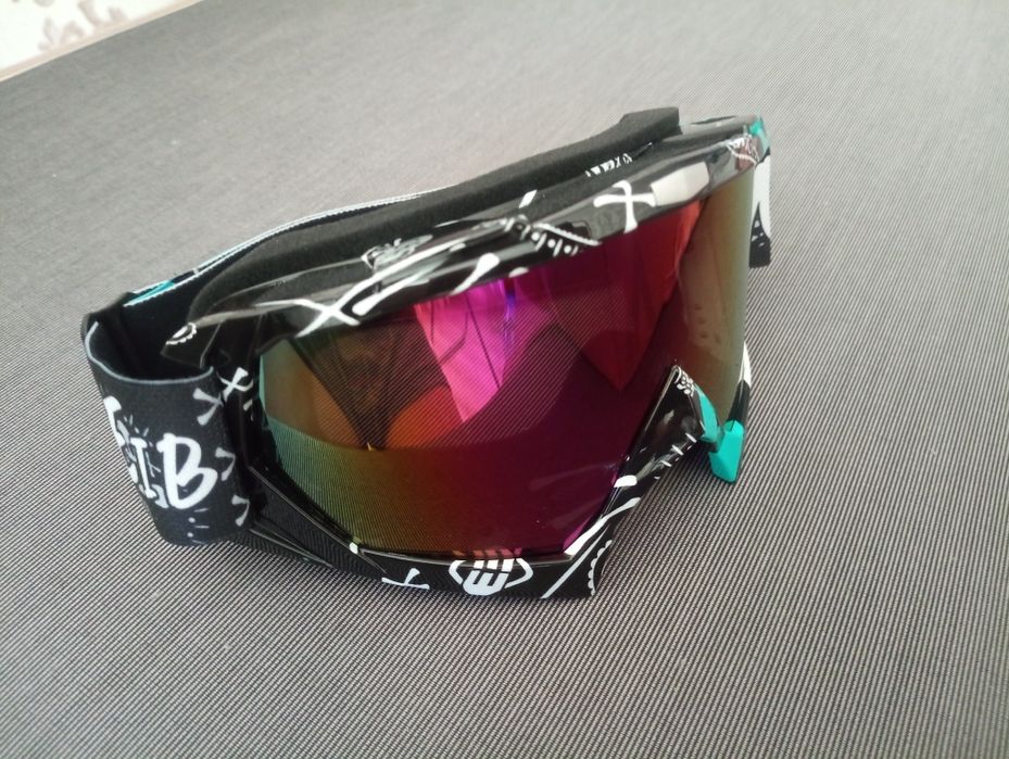Лижні окуляри , сноуборд