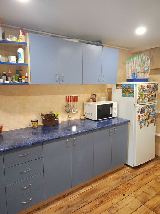 Продаєця частина будинку