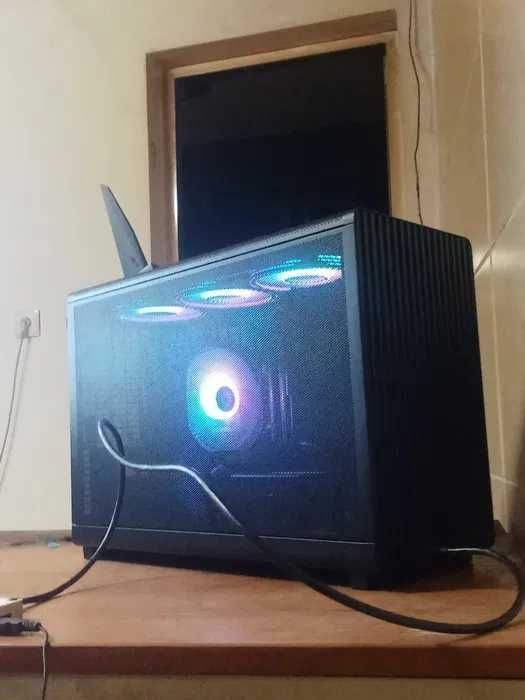 pc gaming gama alta - ryzen 7 9700X - RX 9070 XT - 32GB - 1TB