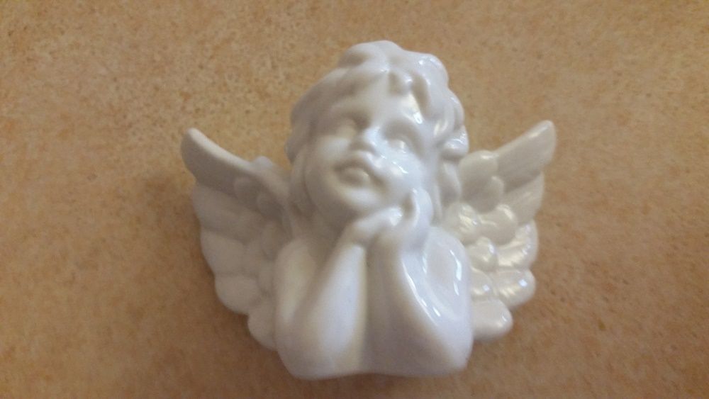 Aniołek ceramiczny