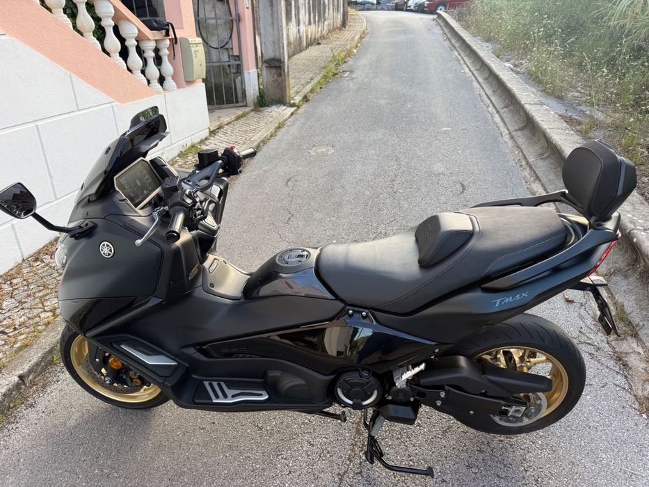 Yamaha tmax 560 tech-MAX  7100kms troca/retoma