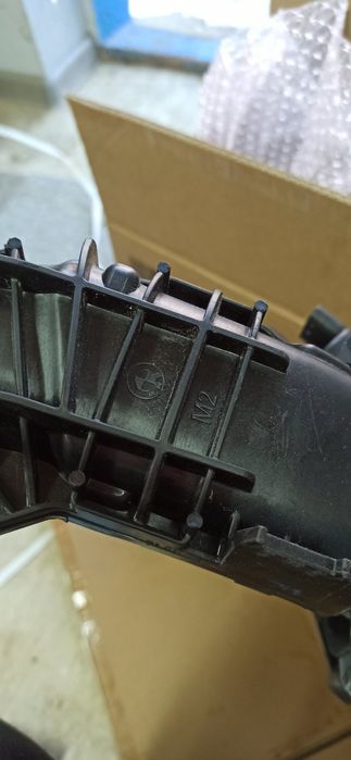 Впускний колектор BMW 11618513655