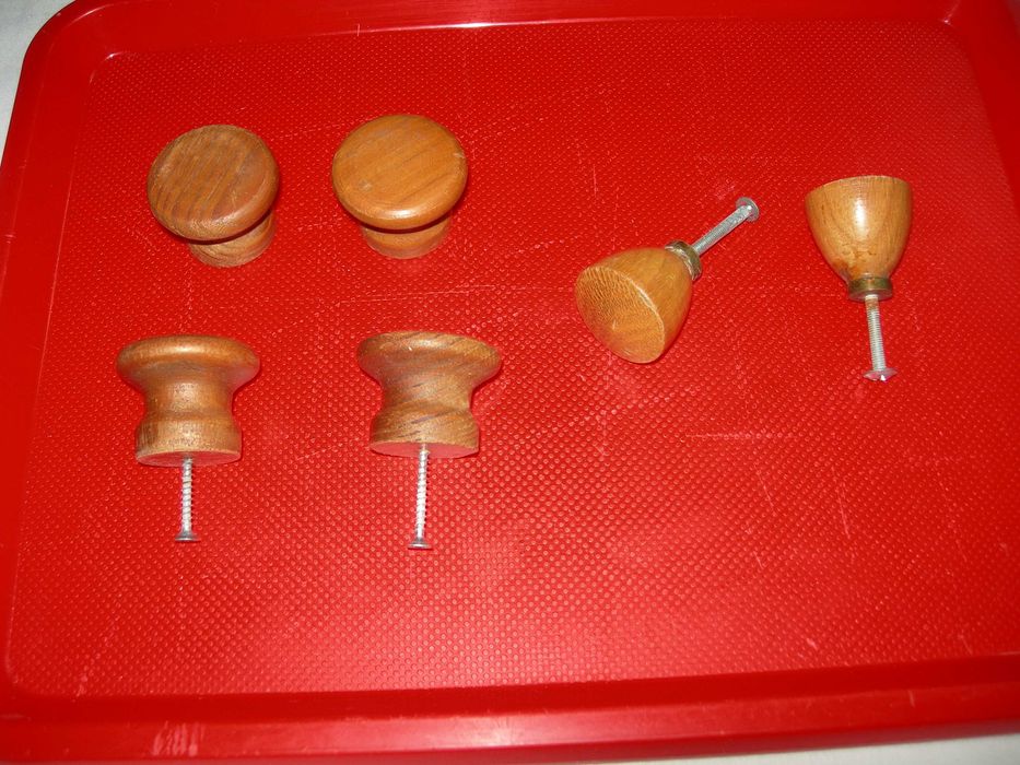 Puxadores madeira.