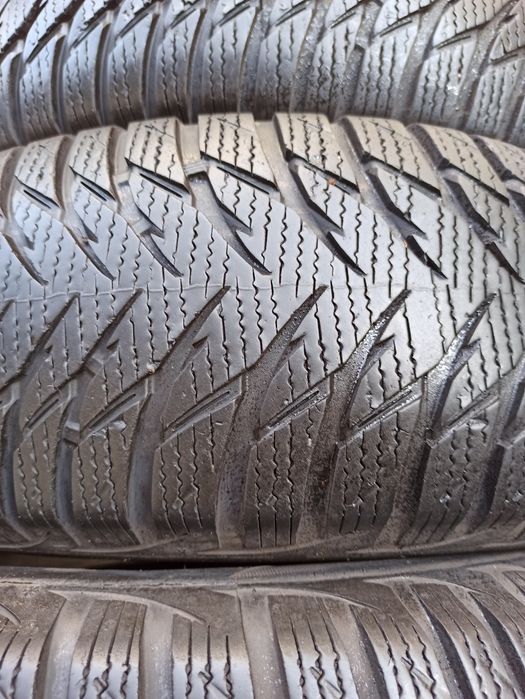 Зимняя резина 215/65 R16 Goodyear Ultra Grip 8