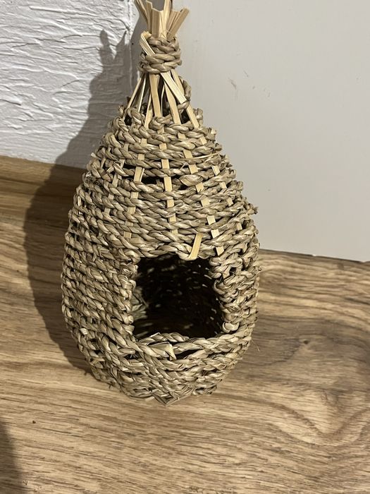 Domek z trawy zawieszany dla gryzonia