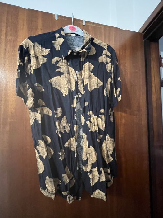 Vendo camisas de homem tamanho M e restante roupa senhora L/XL