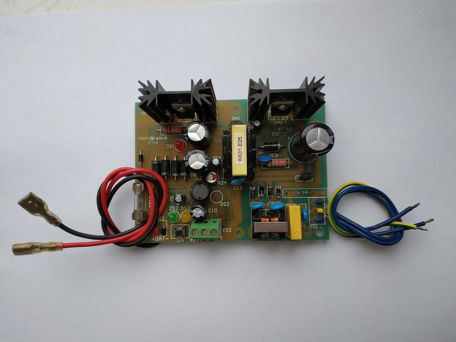 Блок безперебійного живлення та заряду акумулятора УПС 12В ДБЖ UPS 12V