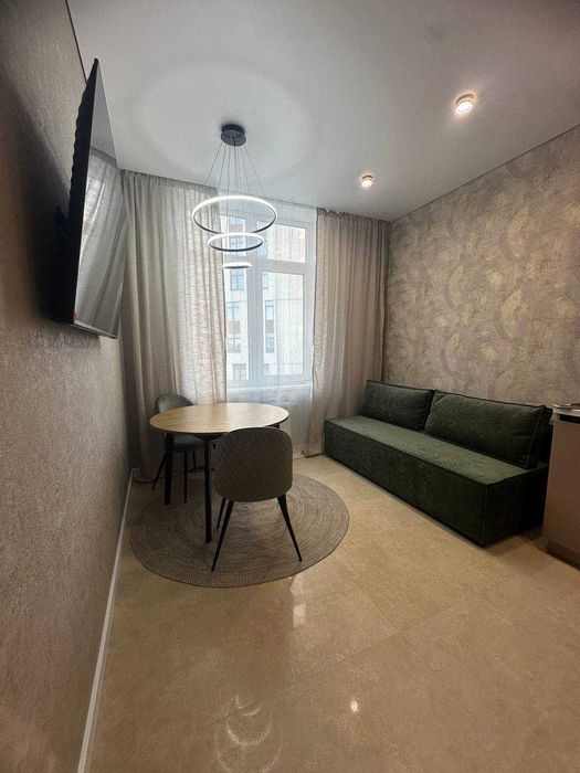 Власна 1к квартира в 66Ж з гардеробною як у Керрі Бредшоу