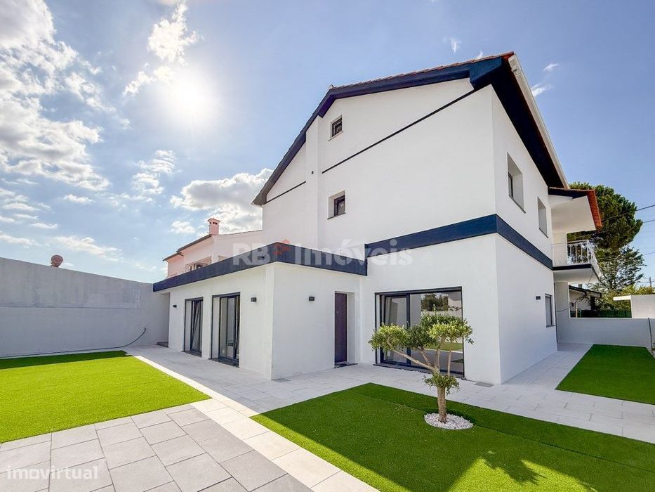 Andar de Moradia T3 c/ Jardim - no Entroncamento