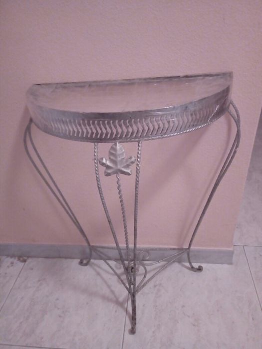 Mesa em ferro forjado