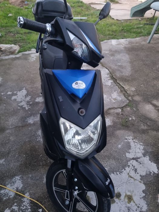 Mota eléctrica em ótimas condições