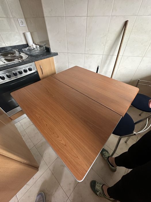 Mesa de cozinha extensível com 2 bancos