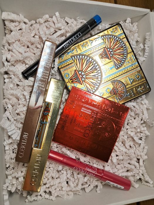 Zestaw ekskluzywnych kosmetyków do makijażu ArtDeco