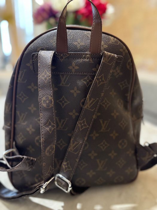Стильний Рюкзак LV