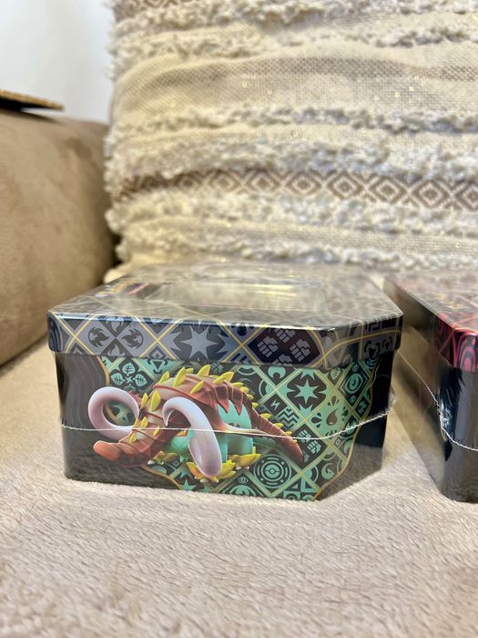 Paldean Fates US Tins Art Set