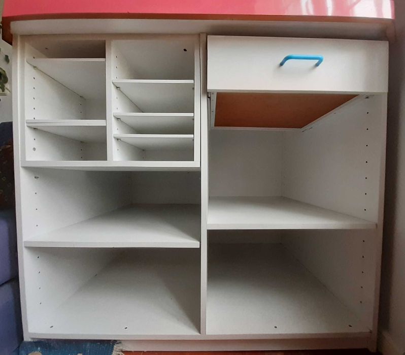 móvel para escritório ou arrumos