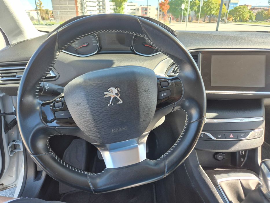Peugeot 308 1.2 110cv