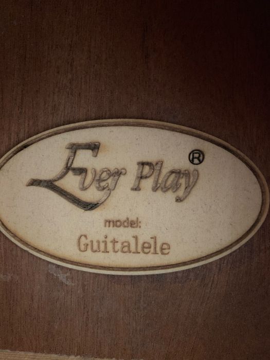 Guitalele - mała gitara turystyczna Ever Play