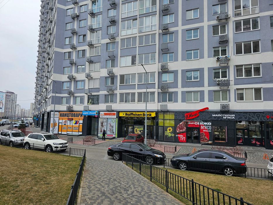 Продаж торгівельного приміщення Лебединий ЖК, Ревуцького 40В. Без%