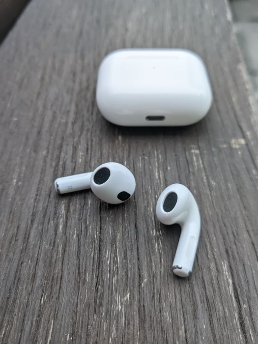 Магазин. Правий, Лівий навушник Apple AirPods 3.