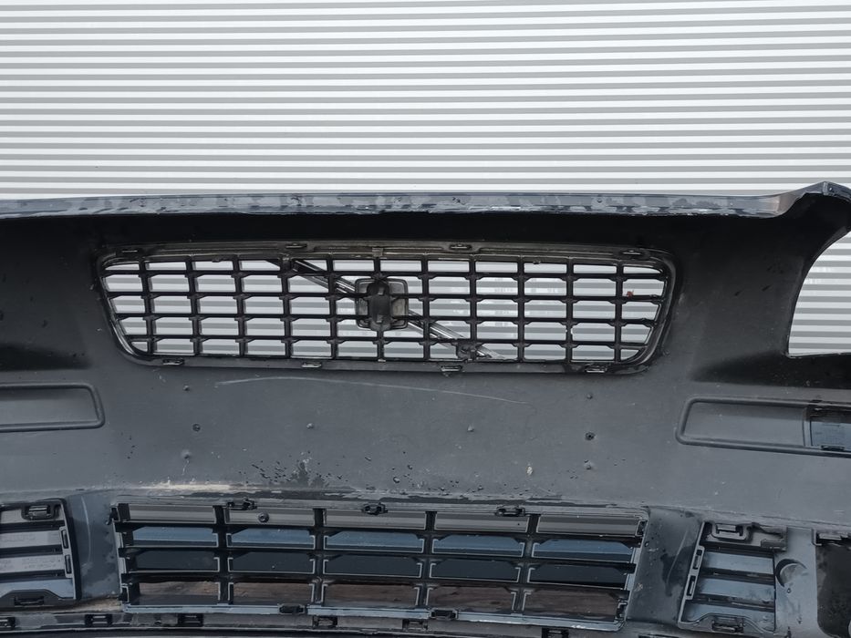 Zderzak przód volvo v50 S40 II  04-07r czarny  452-26  Grill halogeny