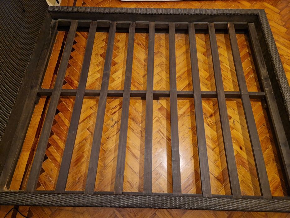 Cama de Casal da marca Area com dimensões 200*160