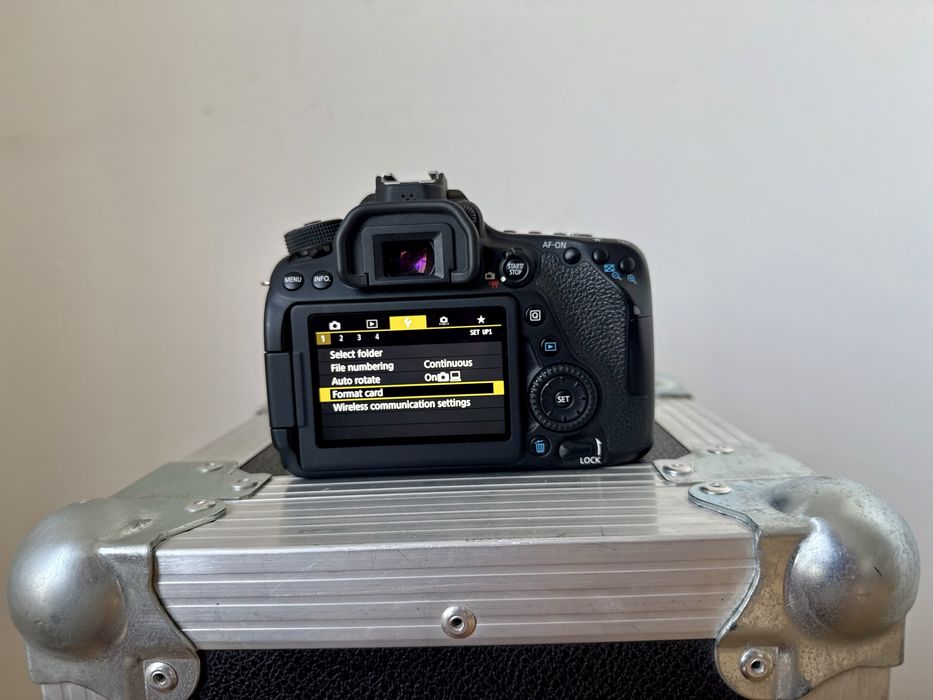Canon 80D + 18-135mm + Microfone RØDE – Kit Completo para Criar Conteúdo