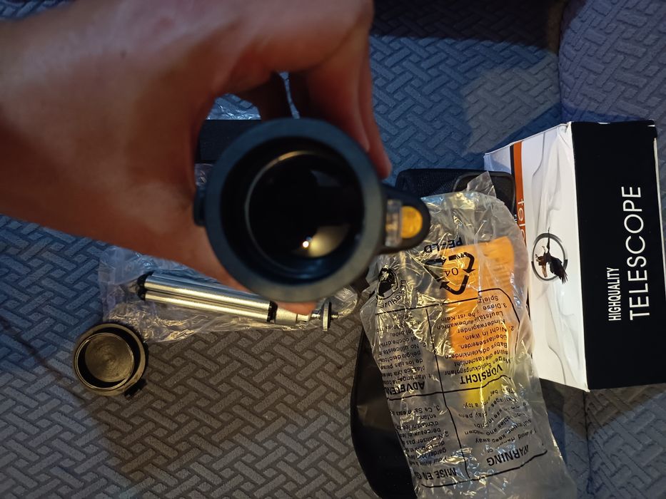 Telescópio monocular portátil