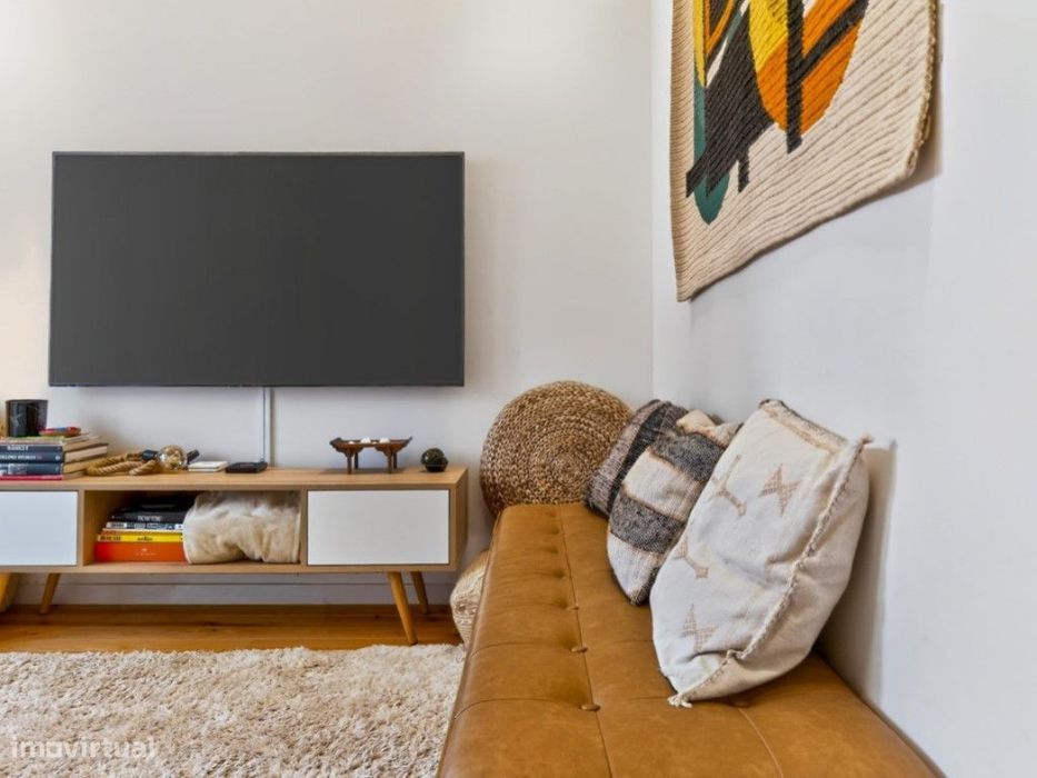 T2 totalmente remodelado e mobilado nos Anjos/ Lisboa