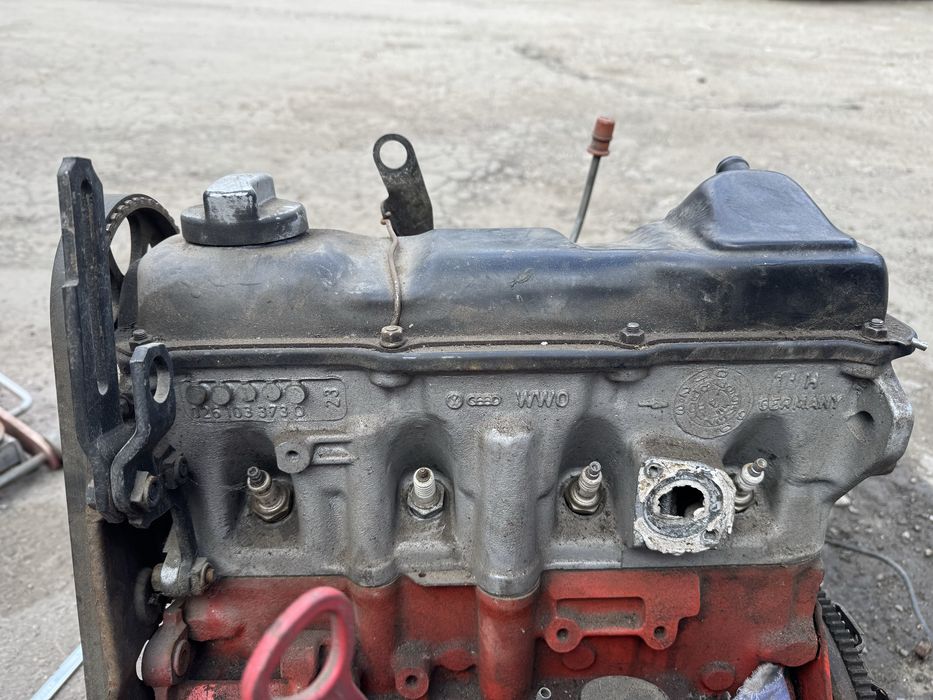 двигун 1.8 бензин Volkswagen Passat b3