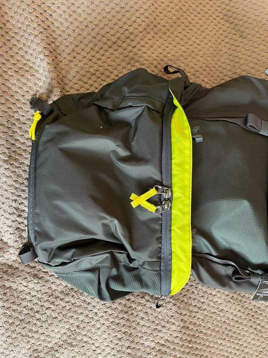 Туристичний наплічник Thule Capstone 40L Obsidian