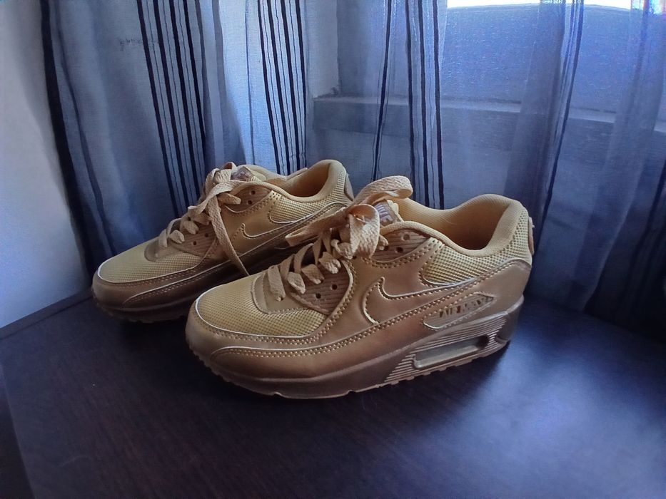Nike AIRMAX Gold n°37 NOVO
