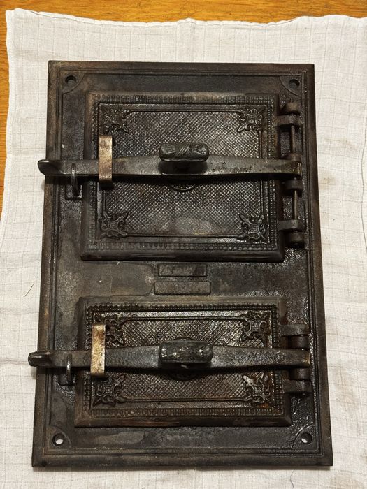 Żeliwne drzwiczki do pieca/kuchni kaflowej