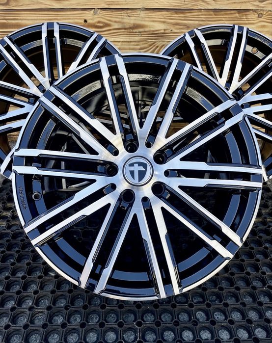 Диски 5/112 r18 Tomason в крутому стані