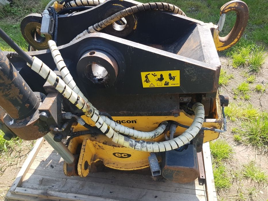 Engcon Rototilt szybkozłącze hydrauliczne oraz powertilt