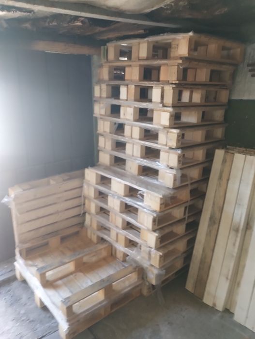 Поддоны новые продам 150грн.