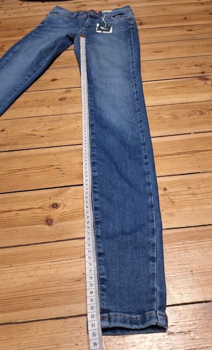 Damskie bawełniane spodnie jeansowe Only Shape Skinny 27/34