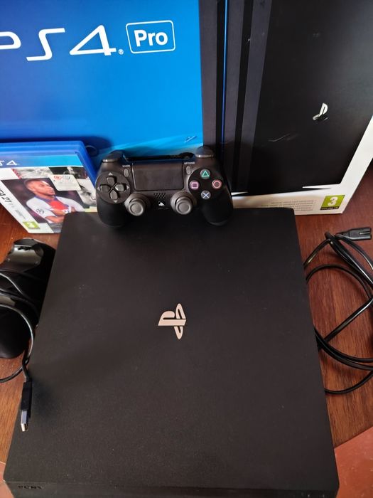 PlayStation ps PS4 Pro 1 TB & Pad / FIFA 21